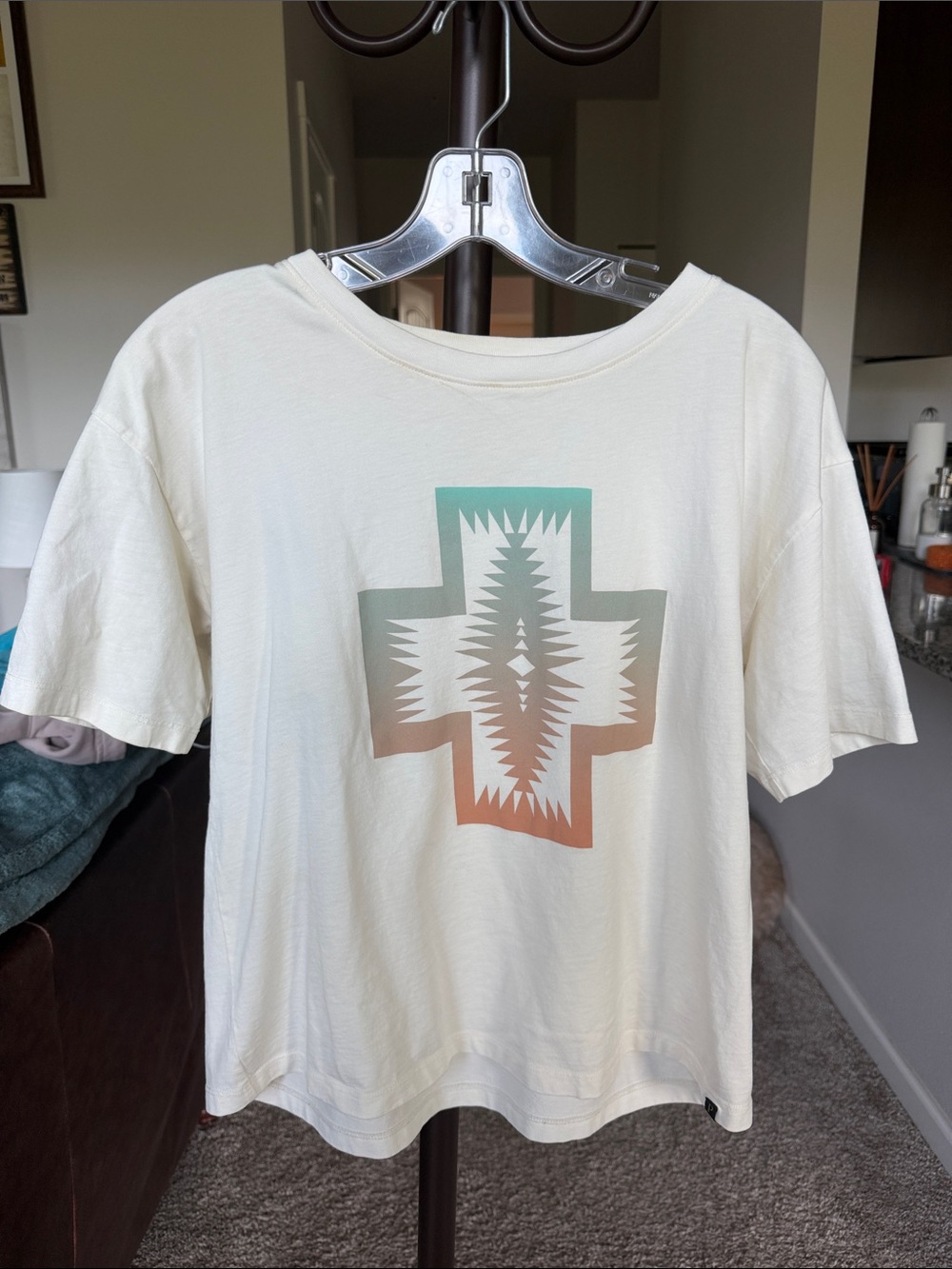 Cream Graphic Short-Sleeve Women's Shirt with Geometric Cross Print